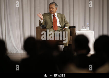 Tokyo, Japon. 22 mai, 2015. L'ancien Premier Ministre malaisien Mahathir Bin Mohamad adresses la 21e Conférence internationale sur l'avenir de l'Asie dans la région de Tokyo, Japon, le 22 mai 2015. La conférence de deux jours, le thème de 'l'Asie au-delà de 2015 : la recherche d'une paix durable et la prospérité", a été ouvert le jeudi. © Stringer/Xinhua/Alamy Live News Banque D'Images