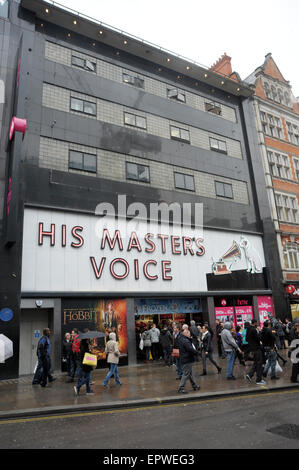 Londres, Royaume-Uni, 7 avril 2014, His Master's Voice HMV Oxford Street sur jour de pluie à Londres. Banque D'Images