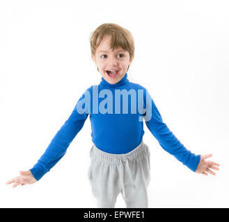 Funny Boy criant à bras ouverts isolated on white Banque D'Images