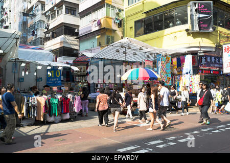 Dh Ladies Market Mong Kok HONG KONG ville en plein air les étals de marché personnes Street Kowloon Banque D'Images