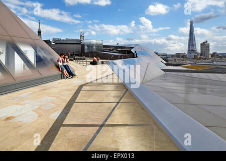 Terrasse sur le toit d'un nouveau changement de Londres. Le développement du commerce au détail près de la Cathédrale St Paul. Banque D'Images