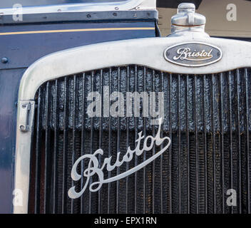 Détail de l'avant d'un bus Bristol au pas de course et rallye sur Bristol Harbourside historique. Banque D'Images