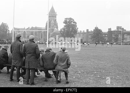 Warwick v London Wasps, match de rugby à l'école de Rugby, Rugby, Warwickshire, octobre 1966. Banque D'Images