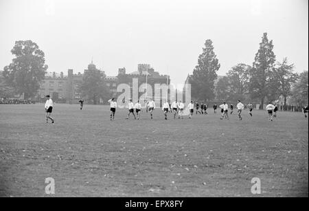 Warwick v London Wasps, match de rugby à l'école de Rugby, Rugby, Warwickshire, octobre 1966. Banque D'Images