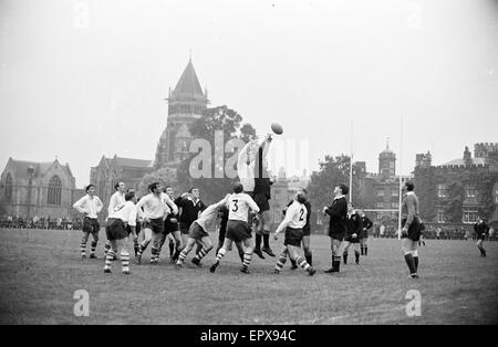 Warwick v London Wasps, match de rugby à l'école de Rugby, Rugby, Warwickshire, octobre 1966. Banque D'Images