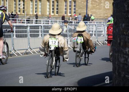 Aberystwyth, Ceredigion, West Wales, UK 22 mai 2015. Les cyclistes de tous descendre sur la ville de participer au cycle annuel Fest. Les spectateurs, les bénévoles et les cyclistes tous profiter de la fin d'après-midi. Trebuchet © Photographie/Alamy News Live Banque D'Images