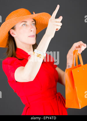 Mechanical digger de percer un trou avec une vis sans fin Banque D'Images