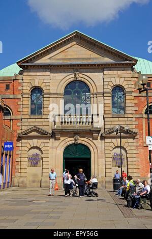 Entrée de la salle de marché victorien restauré, Derby, Derbyshire, Angleterre, Royaume-Uni, Europe de l'Ouest. Banque D'Images