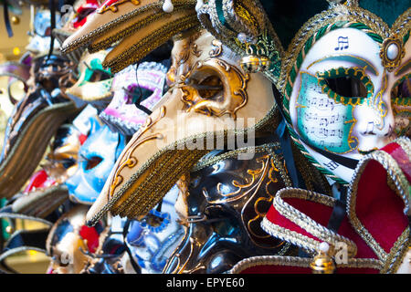 Les masques de carnaval de Venise dans une boutique de Venise Banque D'Images