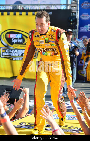 2014 Week-end du championnat Ford d'avant-course - cérémonie de la NASCAR Sprint Cup Series Chevrolet Volt 2011 400 comprend : Kyle Busch,conducteur de la # 18 M&M's où Toyota : Homestead Miami, Florida, United States Quand : 17 novembre 2014 Crédit : Johnny Louis/WENN.com Banque D'Images