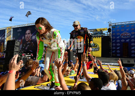 2014 Week-end du championnat Ford d'avant-course - cérémonie de la NASCAR Sprint Cup Series Chevrolet Volt 2011 400 comprend : Danica Patrick, conducteur de la # 10 Loterie Floride/GoDaddy Chevrolet,Tony Stewart,conducteur de la # 14 Bass Pro Shops / Mobil 1 Chevrolet Où : Homestead Miami, Florida, United States Quand : 17 novembre 2014 Crédit : Johnny Louis/WENN.com Banque D'Images