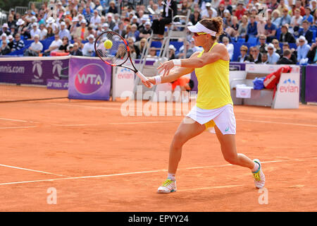 Strasbourg, France. 23 mai, 2015. STrasbourg International WTA, le tournoi de tennis féminin, finale Samantha Stosur et Kristina Mladenovic. Samantha Stosur (AUS) bat Mladenovic revenant à gagner par 2 jeux à 1. Credit : Action Plus Sport/Alamy Live News Banque D'Images