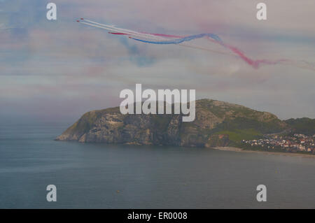 Llandudno, Nord du Pays de Galles, Royaume-Uni. 23 mai, 2015. Le spectacle aérien de Llandudno avec affiche comme Old les tronçonneurs, Gloster Meteor, Avro Anson, Catalina, Mustang, Lancaster, Trauma, ouragan, Spitfire et le RAF flèches rouges. Crédit : Robert Eames/Alamy Live News Banque D'Images