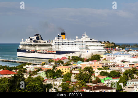 Sommet de célébrité, Costa Crociere Fortuna, Saint John's Harbour, Antigua Banque D'Images