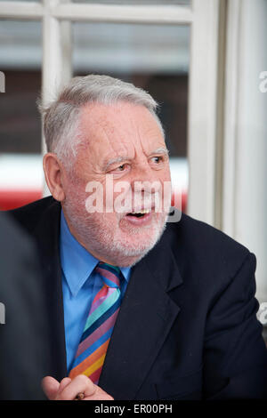 Terry Waite au déjeuner littéraire Oldie 19/5/15 Banque D'Images