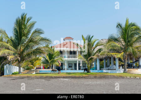 Maison de luxe sur la plage à El Colorado Guatemala Banque D'Images