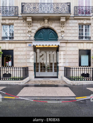 Christian Dior boutique designer, façade et l'entrée, Avenue Montaigne, Paris - rue de l'élégance, luxe, designer de mode Banque D'Images