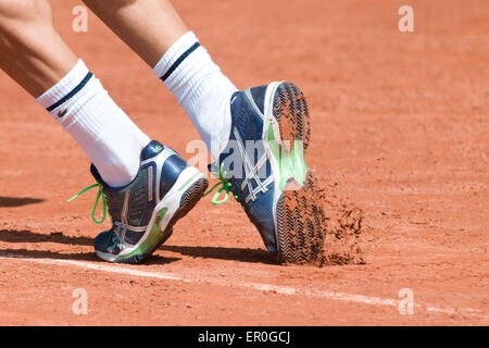 Paris, France. 24 mai, 2015. Roberto Bautista Agut d'Espagne en action dans un 1er tour match contre Florian Mayer de l'Allemagne lors de la première journée de l'Open de France 2015 Tournoi de tennis de Roland Garros à Paris, France. Bautista Agut a gagné 63 61 63. Credit : Cal Sport Media/Alamy Live News Banque D'Images