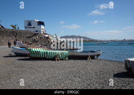 Bateaux sur la plage Playa Blanca Banque D'Images