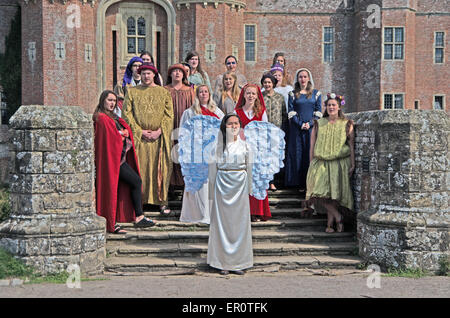 Château de Herstmonceux, fête médiévale, Sussex, Re-enactment, chanteurs Banque D'Images