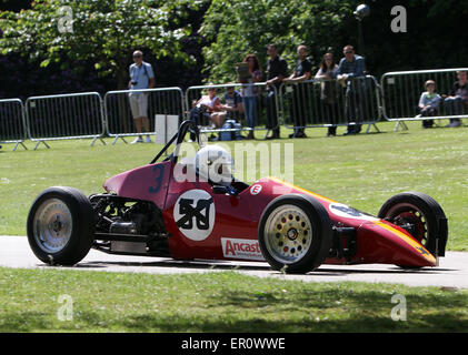 Les participants à la course du moteur à l'événement sprint Motorsport au Palace dans le sud de Londres 24.05.2015 Banque D'Images