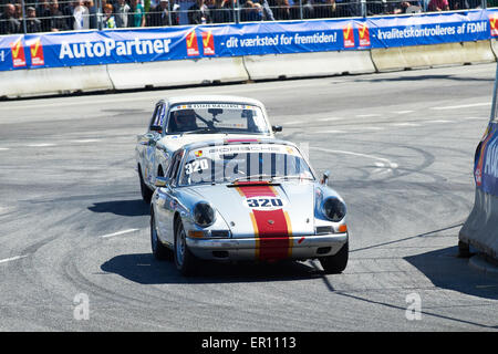 Aarhus, Danemark. 24 mai, 2015. Son Altesse Royale le Prince Joachim est une passionnée de la race driver. Dans son livre blanc de course Lotus Cortina # 65, il l'a fait jusqu'à la tribune et a reçu un trophée cette journée ensoleillée en mai Crédit : Brian Bjeldbak/Alamy Live News Banque D'Images