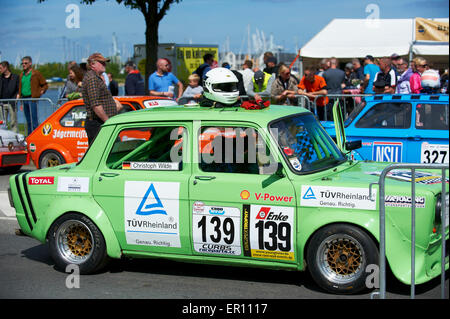 Aarhus, Danemark. 24 mai, 2015. Son Altesse Royale le Prince Joachim est une passionnée de la race driver. Dans sa course Lotus Cortina blanc, il l'a fait jusqu'à la tribune et a reçu un trophée cette journée ensoleillée en mai Crédit : Brian Bjeldbak/Alamy Live News Banque D'Images