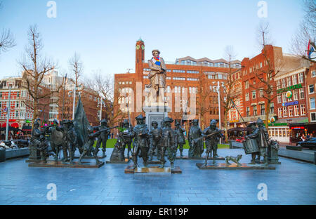 AMSTERDAM - 17 avril : l'installation de nuit à Rembrandtplein, le 17 avril 2015 à Amsterdam, Pays-Bas. Banque D'Images