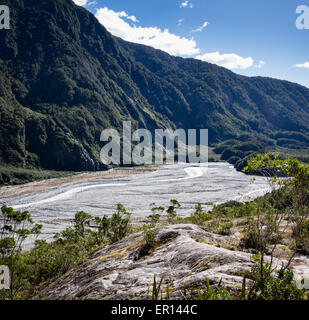 Vallée glaciaire en forme de U de la rivière Waiho près de Franz Josef Glacier Nouvelle Zélande Banque D'Images