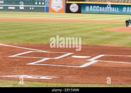 Durham, North Carolina, USA. 24 mai, 2015. Tournoi de baseball ACC Championship Florida State vs Etat de Caroline du Nord à Durham Bulls Athletic Park de Durham, NC. Scott Kinser/Cal Sport Media Credit : Cal Sport Media/Alamy Live News Banque D'Images