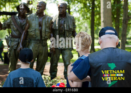 Washington DC, USA. 24 mai, 2015. Des milliers d'anciens combattants et leurs familles se rassemblent pour protester contre l'opération Rolling Thunder tour sur le National Mall, sur ce Memorial Day week-end de vacances. Credit : B Christopher/Alamy Live News Banque D'Images