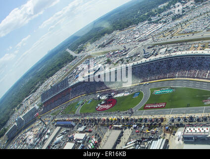 Concord, NC, USA. 24 mai, 2015. Concord, NC - 24 mai 2015 : effectuer un survol d'avions militaires avant le début de la Coca Cola 600 à Charlotte Motor Speedway à Concord, NC. Credit : csm/Alamy Live News Banque D'Images