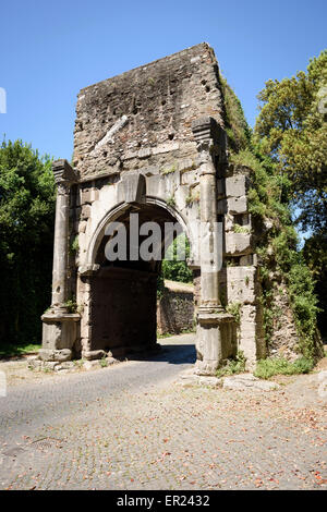 Rome. L'Italie. Arc de Drusus. Arco di Druso. Banque D'Images