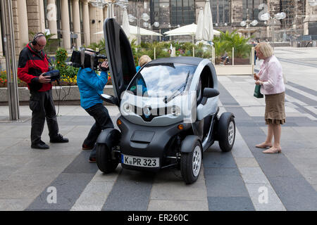 Voiture électrique Renault Twizy, Cologne, Allemagne. das Elektroauto Renault Twizy, Koeln, Deutschland. Banque D'Images