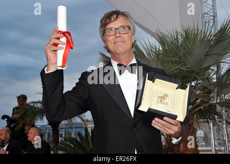 Réalisateur Todd Haynes pose avec la meilleure actrice Prix au nom du gagnant Rooney Mara lors d'un photocall pour les gagnants de la Palme d'or lors de la 68e assemblée annuelle du Festival du Film de Cannes le 24 mai 2015 à Cannes Banque D'Images