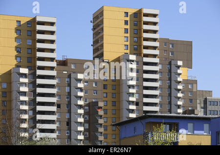 DEU, Allemagne, Cologne, immeubles de grande hauteur dans le quartier Chorweiler. DEU, Deutschland, Koeln, im Stadtteil Hochhaeuser Chorwe Banque D'Images