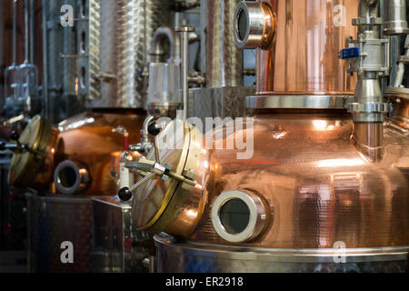 Klipphausen, Allemagne. 19 mai, 2015. Un pot encore représentée dans la distillerie de Meissen 'Prinz zur Lippe' (lit. Prince de Lippe) à Klipphausen, Allemagne, 19 mai 2015. Le vignoble Schloss Proschwitz (lit. Le Château de Proschwitz) a été également produire des spiritueux depuis 1998. L'un de ses produits est le premier whisky de l'état allemand de Basse-Saxe. Photo : Arno Burgi/dpa/Alamy Live News Banque D'Images