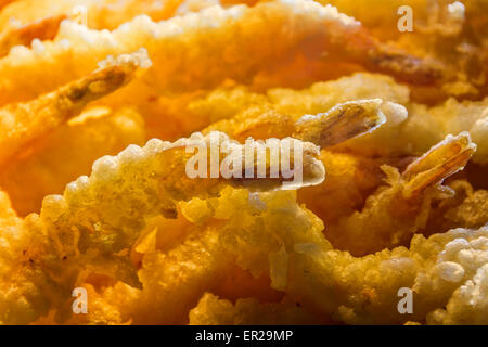 Close-up de frites, crevettes tempura d'or, une cuisine japonaise Banque D'Images