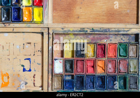 Palette en bois de peintures aquarelle Banque D'Images