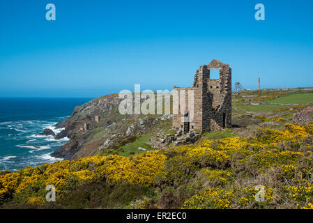 Papule Edward Engine House, Botallack, Cornwall. Ce moteur a conduit 32 chefs d'Cornish Stamps utilisé pour broyer le minerai Banque D'Images