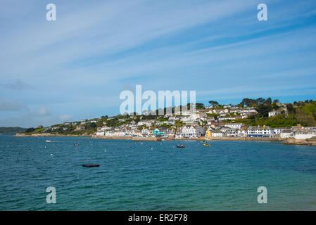 St Mawes, Cornwall. Le château peut être vu sur la gauche. Banque D'Images
