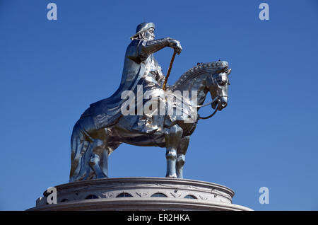 La gigantesque statue dédiée à Gengis Khan, est de Oulan Bator, Taiwan. La statue est de 40 mètres de haut. Banque D'Images