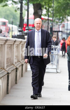 Westminster London, UK. 26 mai 2015. Leader de la Chambre des communes, Chris Grayling arrive à Downing Street pour la réunion hebdomadaire du cabinet avant l'ouverture du Parlement de l'état Crédit : amer ghazzal/Alamy Live News Banque D'Images