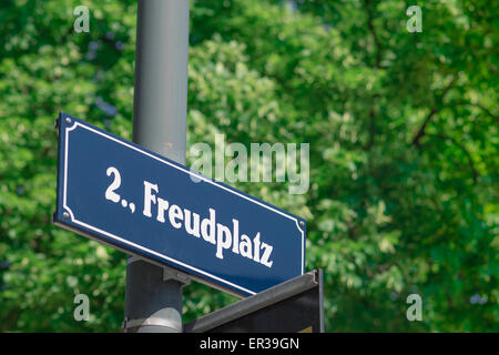 Freud vienne signer, une plaque de rue dans le quartier du Prater de Vienne montre l'estime accordée par Sigmund Freud à la population de la ville. Banque D'Images