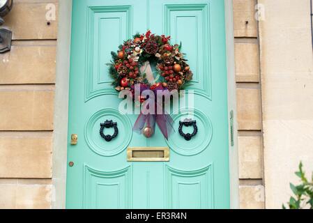 Couronne de Noël sur portes géorgiennes Somerset Bath Banque D'Images