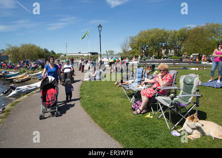 Quai de Christchurch, Christchurch Rowing Club journée de régate, Christchurch, Dorset, Angleterre, Royaume-Uni Banque D'Images