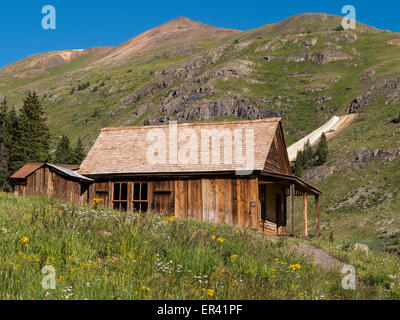 Vieille maison, Animas Forks, Boucle Alpine, Colorado. Banque D'Images