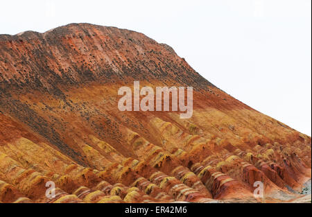 Le bel arc-en-ciel, à la forme de relief Danxia Zhangye parc géologique dans le Gansu. Banque D'Images