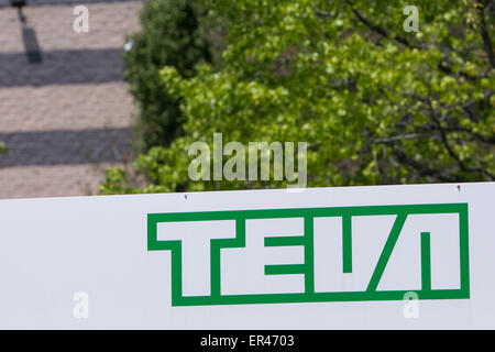 Un logo affiche à l'extérieur d'un établissement exploité par Teva Pharmaceutical Industries dans le Nord du Pays de Galles, en Pennsylvanie. Banque D'Images