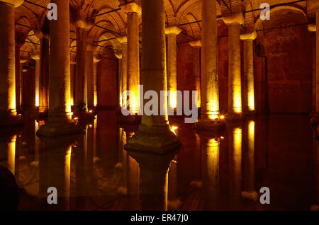 ISTANBUL, TURQUIE - le 16 juillet 2014 : - la Citerne Basilique Yerebatan Saray à Istanbul, Turquie. Yerebatan Saray est l'un des tou préférés Banque D'Images